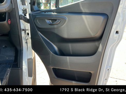 Used 2025 Mercedes-Benz Sprinter 2500 image 17