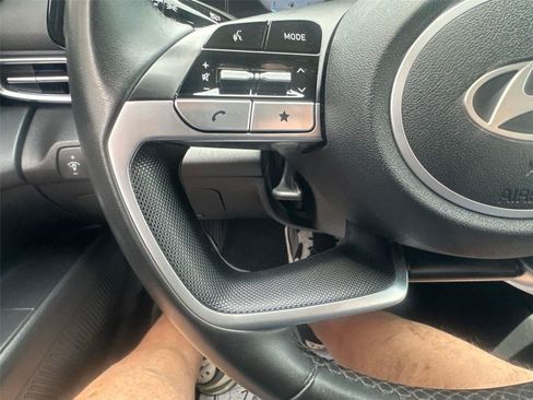 Used 2025 Hyundai Elantra SEL FWD image 23