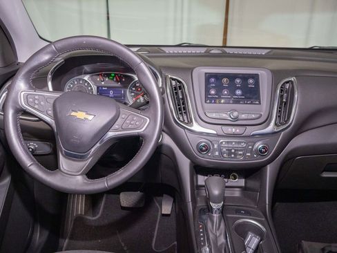 Used 2022 Chevrolet Equinox LT AWD/4WD image 16