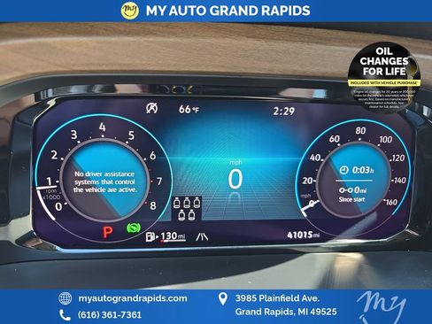 Used 2025 Volkswagen Atlas SE AWD/4WD image 17