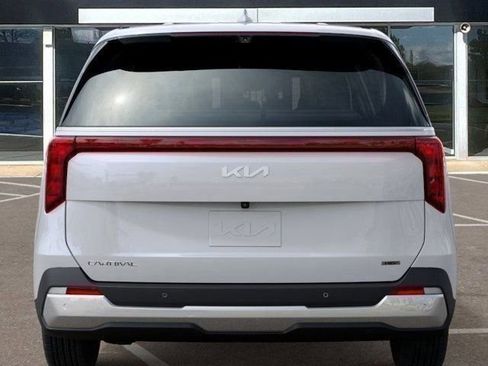 New 2026 Kia Carnival EX FWD image 13