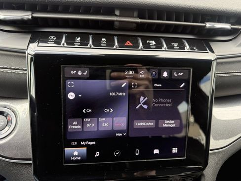 Used 2023 Jeep Grand Cherokee L Laredo image 14