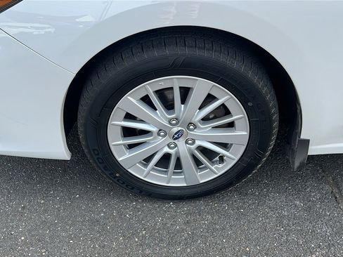 Used 2017 Subaru Impreza 2.0i Premium image 9