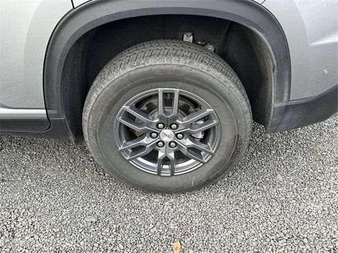 Used 2025 GMC Acadia Elevation image 25