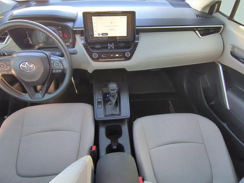 Used 2026 Toyota Corolla Cross L image 19