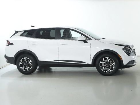 Used 2025 Kia Sportage LX FWD image 11