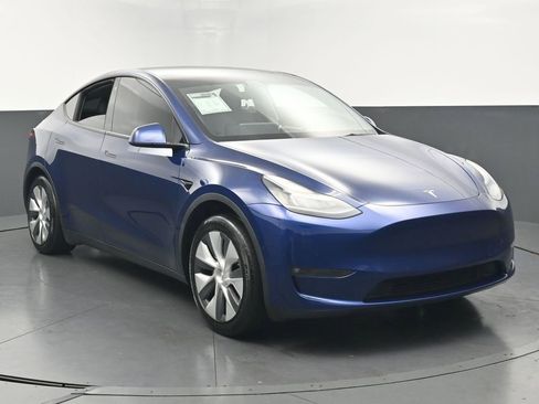 Used 2021 Tesla Model Y 2WD image 2