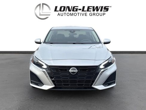 Used 2023 Nissan Altima 2.5 SV image 11