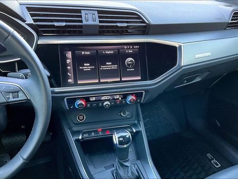 Used 2023 Audi Q3 2.0T Premium Plus w/ Premium Plus Package image 15