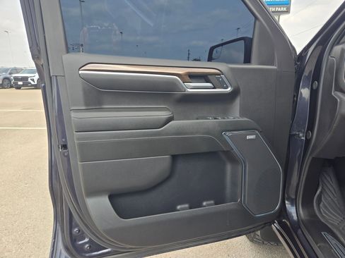 Used 2024 Chevrolet Silverado 1500 LT Trail Boss w/ Convenience Package II image 12