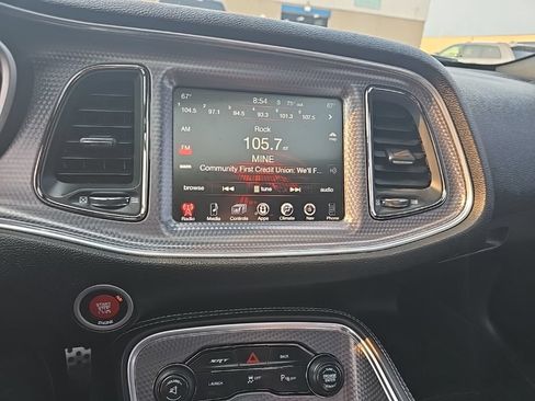 Used 2016 Dodge Challenger SRT Hellcat RWD image 21