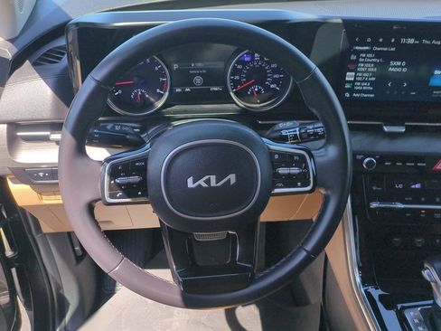 Certified 2024 Kia Carnival EX FWD image 11