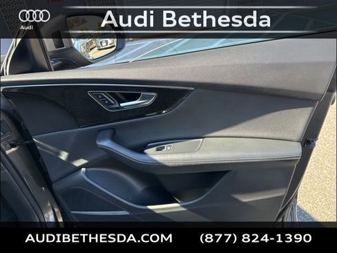 Used 2022 Audi Q8 Premium Plus image 31