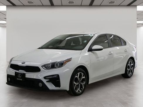 Used 2020 Kia Forte LXS FWD image 2