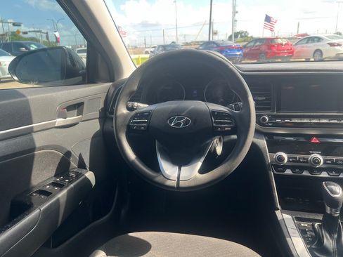 Used 2020 Hyundai Elantra SEL w/ Cargo Package (C1) FWD image 17