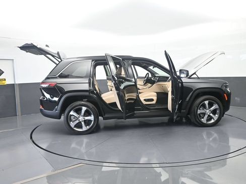Used 2026 Jeep Grand Cherokee Limited RWD image 71