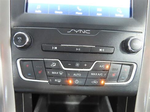 Used 2019 Ford Fusion SEL image 29