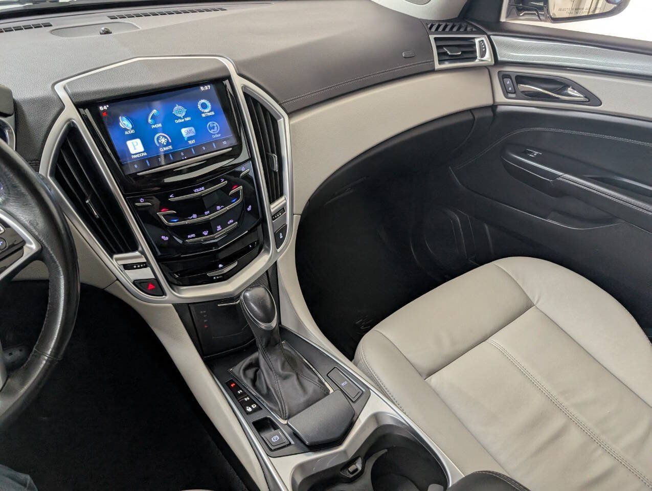 Used 2015 Cadillac SRX FWD image 11