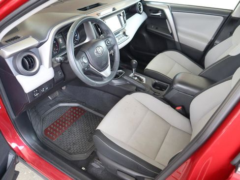 Used 2017 Toyota RAV4 XLE image 31
