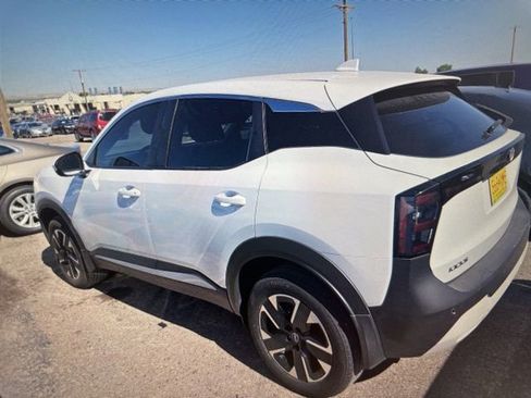 Certified 2025 Nissan Kicks SV AWD/4WD image 7