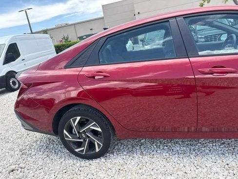 Certified 2025 Hyundai Elantra Sport FWD image 5