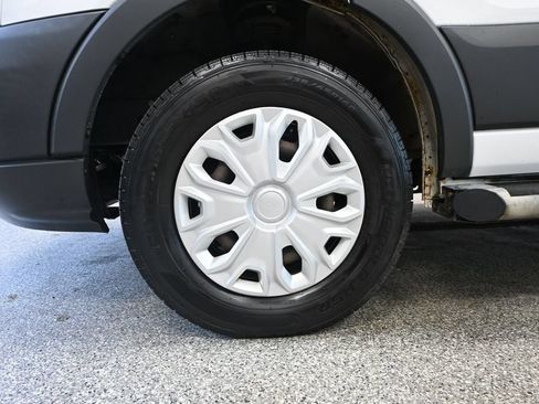 Used 2017 Ford Transit 250 130 Low Roof w/ Exterior Upgrade Package RWD image 11