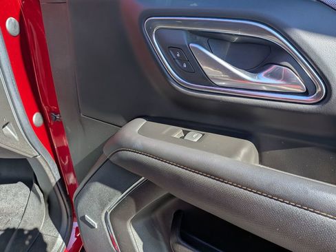 Used 2022 GMC Yukon AT4 w/ Technology Package image 30