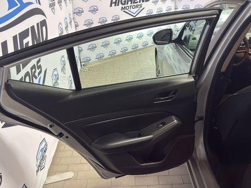 Used 2024 Nissan Altima 2.5 SV image 15