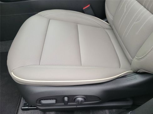 New 2026 Buick Envista Avenir image 18