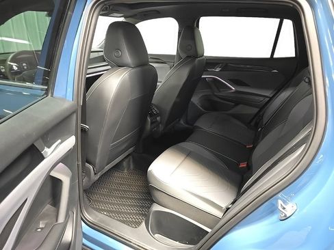 Used 2025 Volkswagen Tiguan SE R-Line AWD/4WD image 33