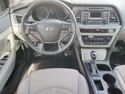 Used 2017 Hyundai Sonata SE image 9