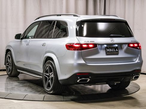 Used 2025 Mercedes-Benz GLS 450 4MATIC image 2
