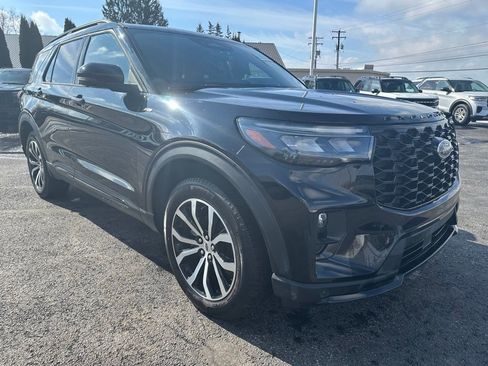 Used 2025 Ford Explorer ST-Line image 13