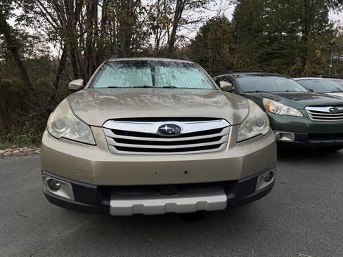 Used 2010 Subaru Outback 2.5i Limited w/ Popular Equipment Group 2A image 2