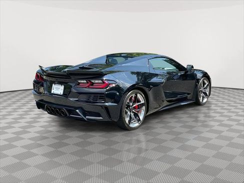 Used 2025 Chevrolet Corvette Z06 w/ Stealth Interior Trim Package image 7