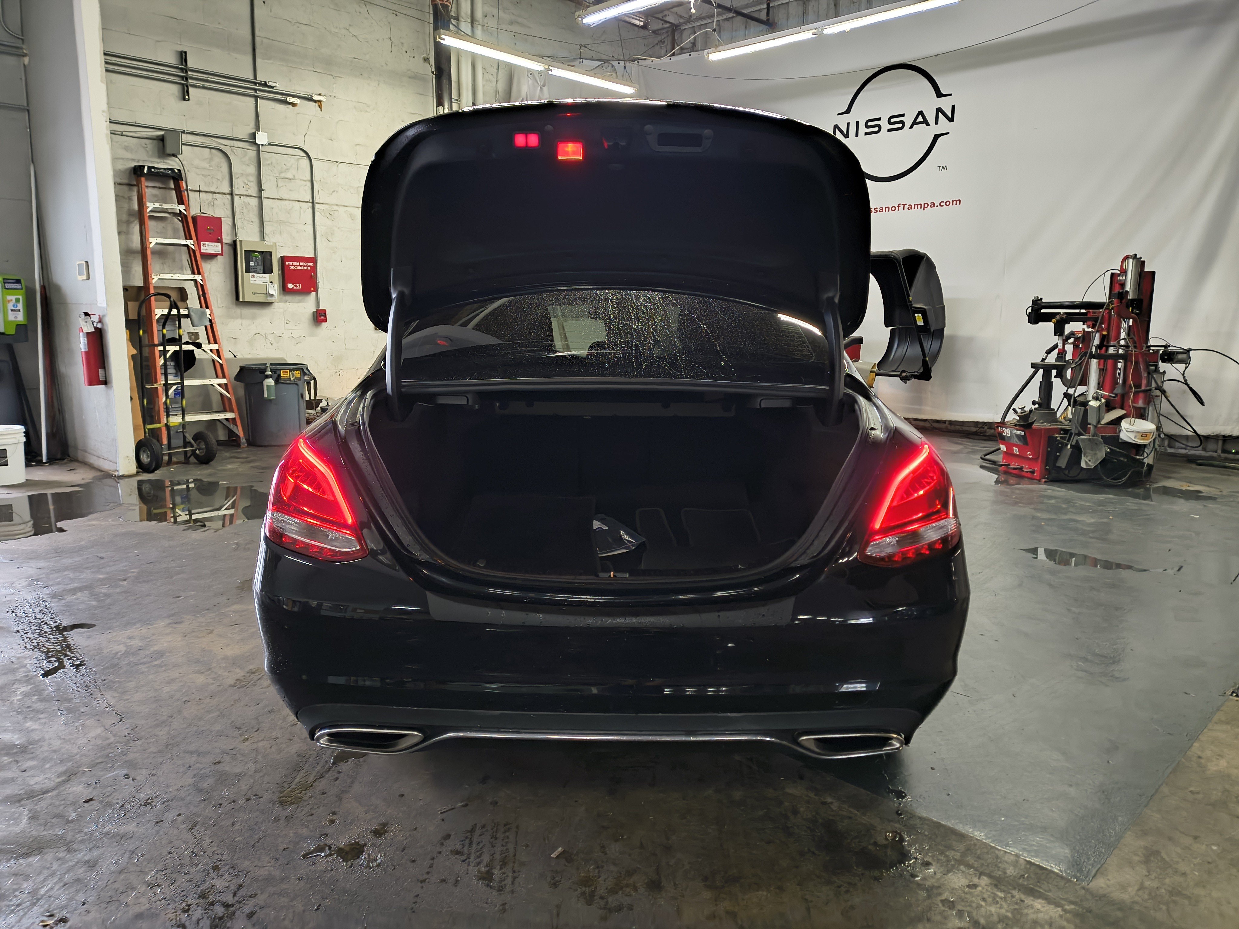 Used 2018 Mercedes-Benz C 300 Sedan image 13