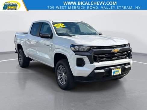 Used 2023 Chevrolet Colorado LT RWD image 1