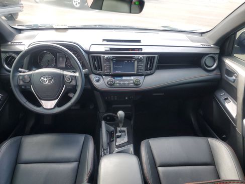 Used 2018 Toyota RAV4 SE w/ Power Extra Value Package image 13