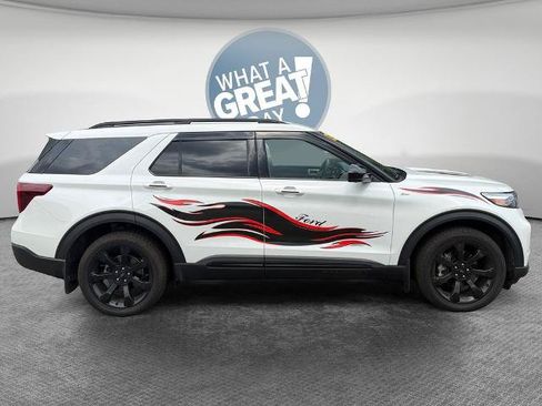 Certified 2022 Ford Explorer ST-Line w/ Class IV Trailer Tow Package AWD/4WD image 2