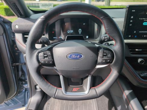 Used 2025 Ford Explorer ST AWD/4WD image 18