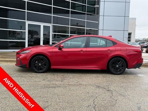 Used 2025 Toyota Camry SE w/ Multimedia Upgrade Package image 6