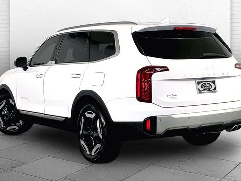 Used 2024 Kia Telluride S FWD image 11