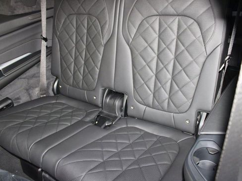 Used 2026 BMW X7 xDrive40i w/ M Sport Package image 30