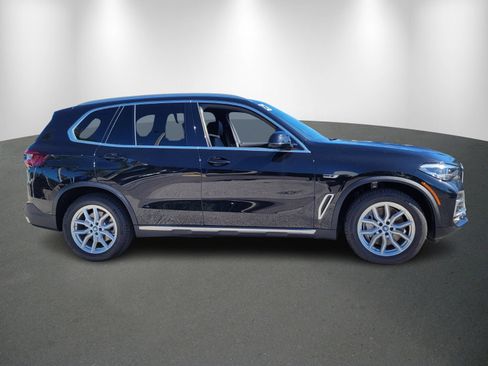 Used 2023 BMW X5 xDrive45e w/ Parking Assistance Package image 8