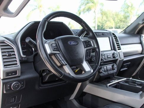 Used 2017 Ford F250 Lariat w/ Chrome Package image 17