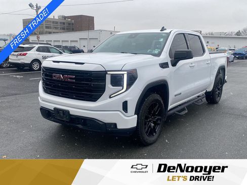 Used 2025 GMC Sierra 1500 Elevation image 1