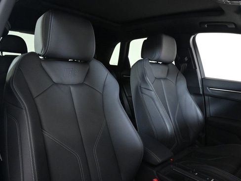 Used 2025 Audi Q3 2.0T Premium w/ Convenience Package image 16