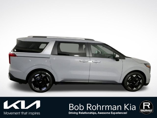 Used 2025 Kia Carnival EX FWD image 11
