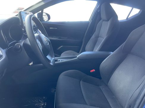 Used 2019 Toyota C-HR LE image 9