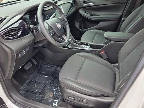 Used 2022 Buick Encore GX Select w/ Sport Touring Package FWD image 8